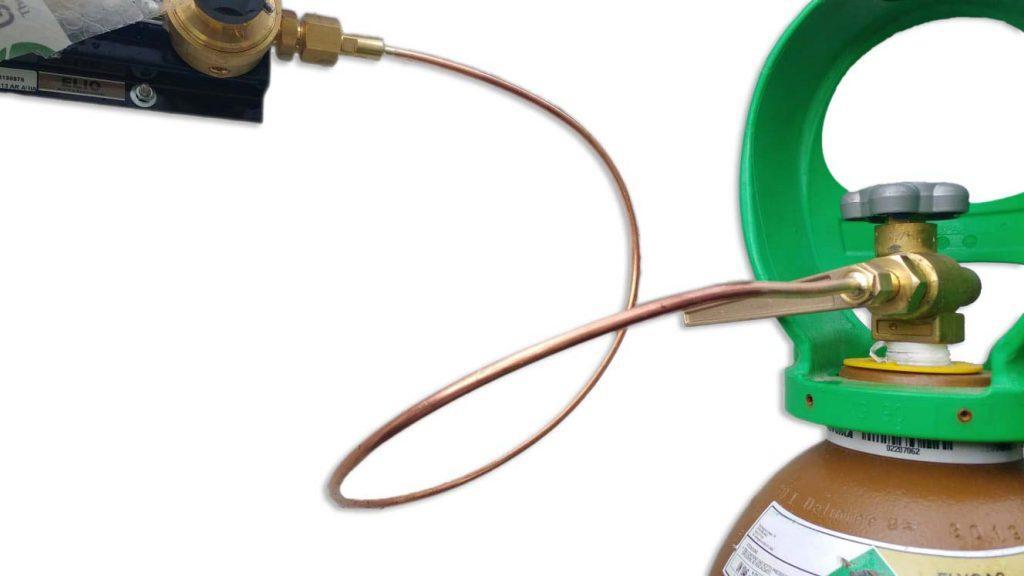 Serpentina di collegamento per bombole di gas Elio di Nippon Gases Italia